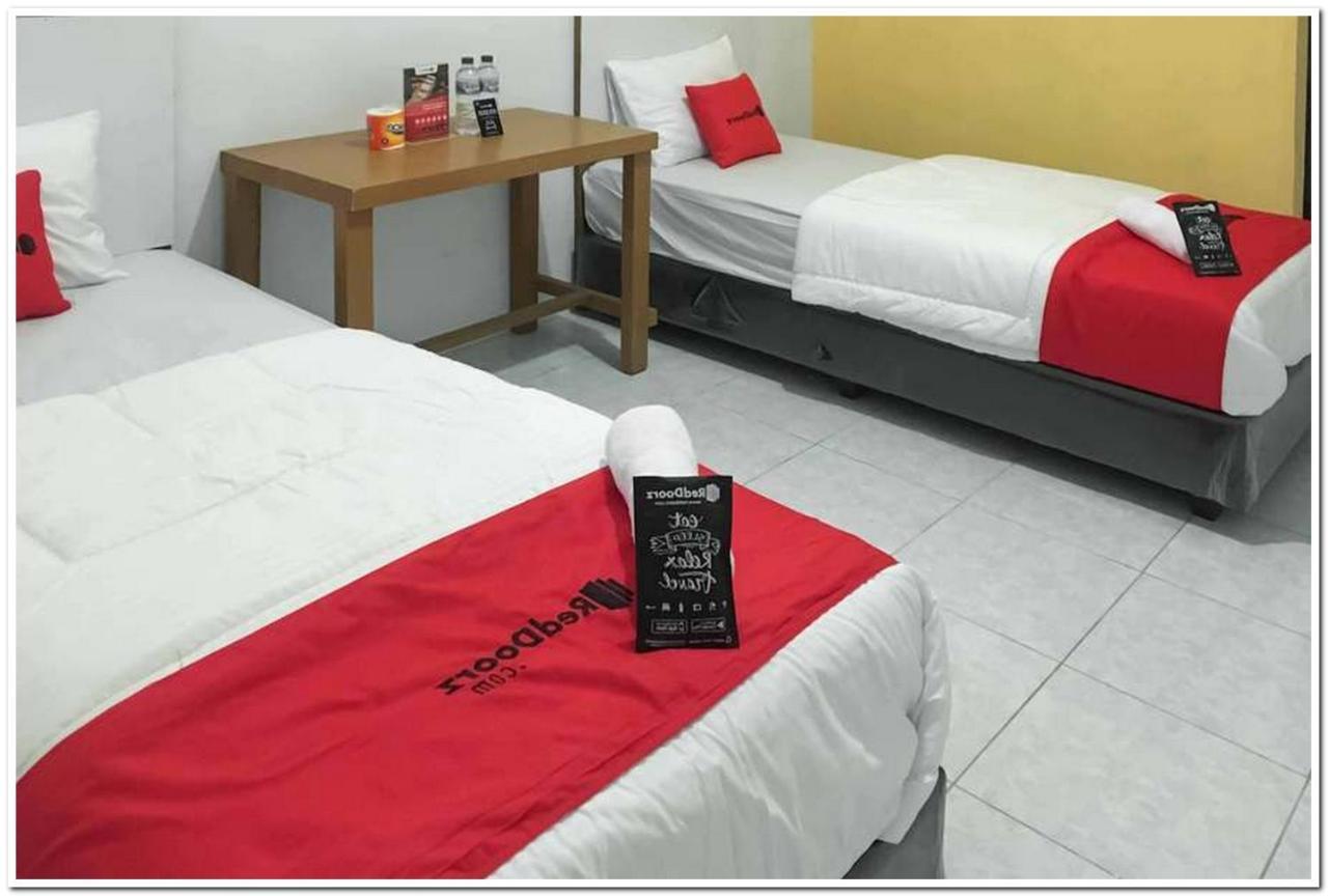 Hotel Reddoorz @ Simpang Pos Medan Exteriér fotografie